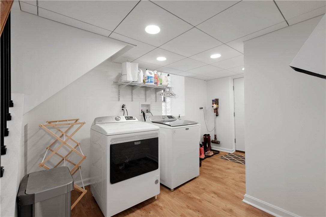 Dormont, Pennsylvania 15216, United States, 4 Bedrooms Bedrooms, ,2 BathroomsBathrooms,Residential,Pending,2241