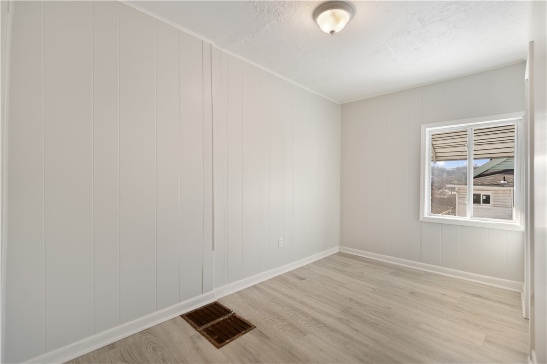733 Peach Alley, Glassport, Pennsylvania image 25