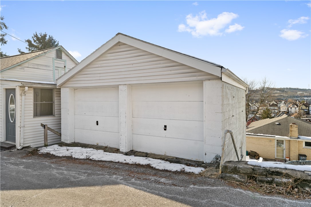 733 Peach Alley, Glassport, Pennsylvania image 7