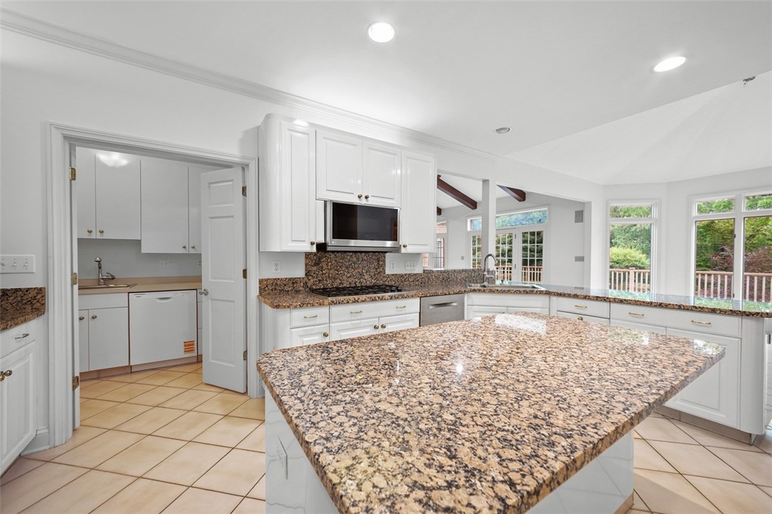 Murrysville, Pennsylvania 15668, United States, 6 Bedrooms Bedrooms, ,6 BathroomsBathrooms,Residential,Active,211086