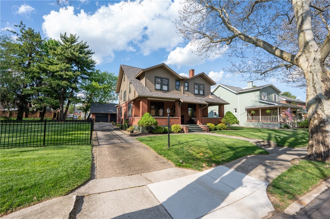 824 Walnut St