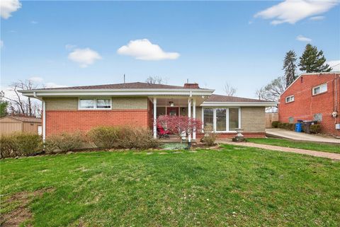 Photo of 498 Balconade Dr, Pittsburgh, PA 15236 (MLS # 1747323)