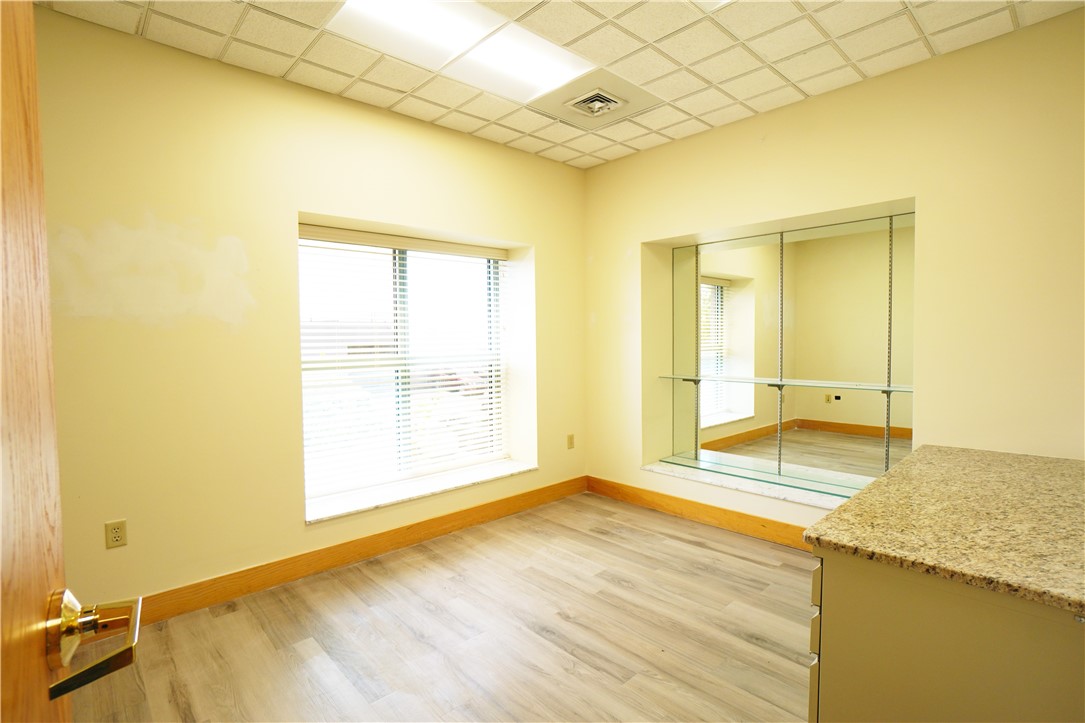 McCandless, Pennsylvania 15090, United States, ,Commercial,Active,52283