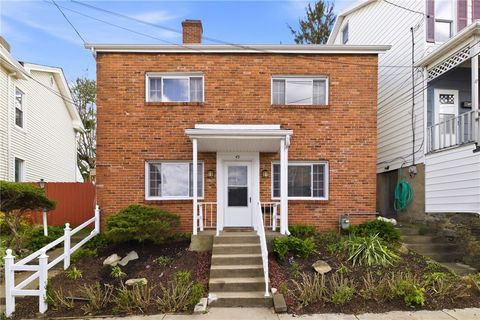 Photo of 45 Greenbush St, Pittsburgh, PA 15211 (MLS # 1749781)