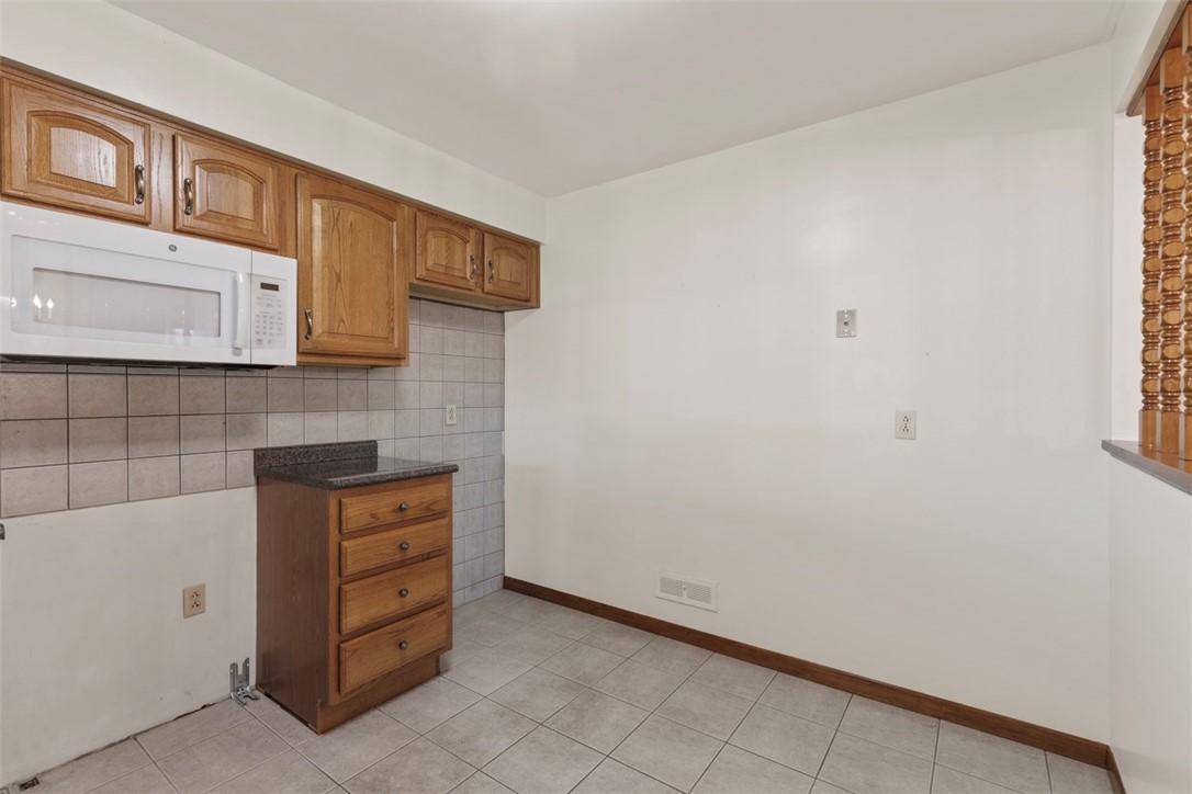 Crafton Heights, Pennsylvania 15220, United States, 3 Bedrooms Bedrooms, ,2 BathroomsBathrooms,Residential,Contingent,119385