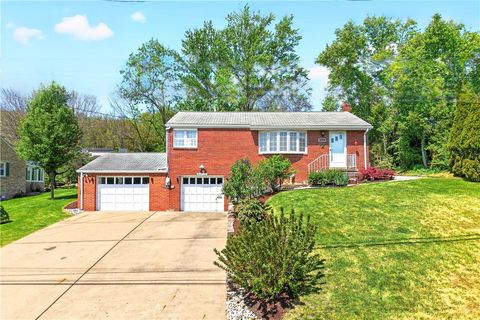 Townhouse For Sale - 29 Pontiac Rd Rd<br/> Bethel Park, PA 15241