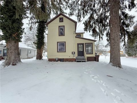570 High St Conneaut Twp PA 16316
