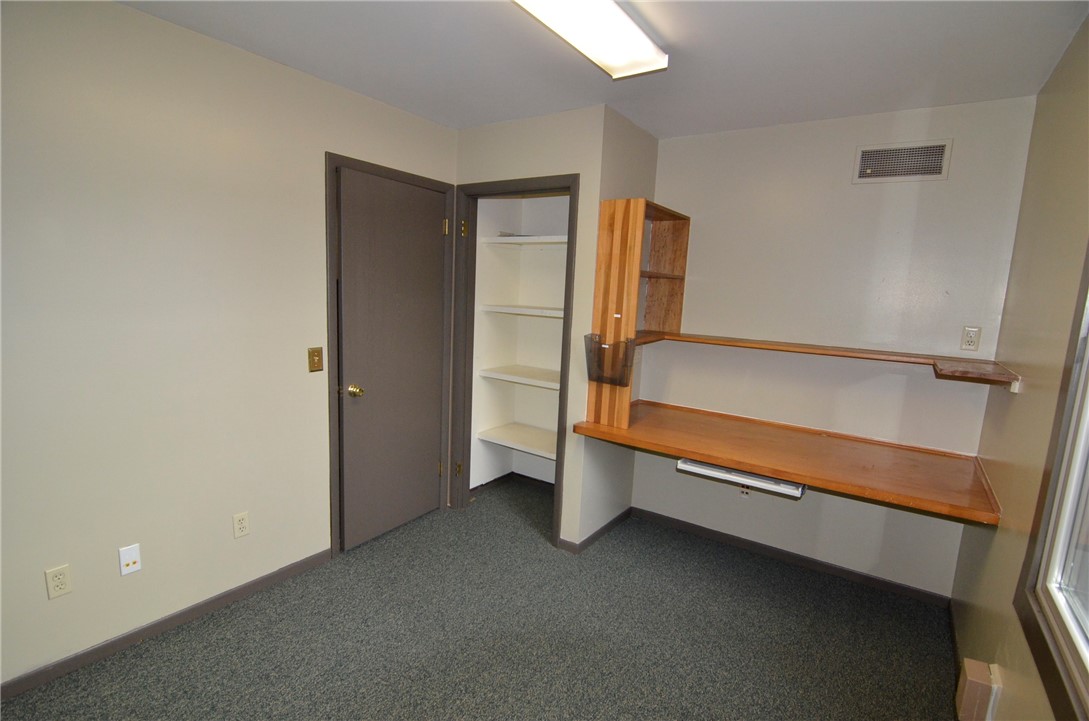 Twp Of But SW, Pennsylvania 16001, United States, 9 Bedrooms Bedrooms, ,1 BathroomBathrooms,Residential,Active,14141