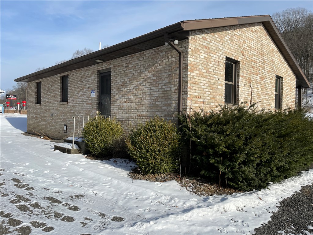 Twp Of But SW, Pennsylvania 16001, United States, 9 Bedrooms Bedrooms, ,1 BathroomBathrooms,Residential,Active,14141