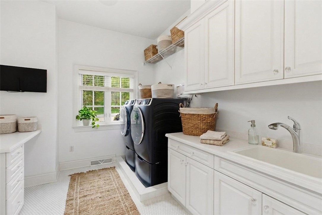 Gibsonia, Pennsylvania, 15044, United States, 4 Bedrooms Bedrooms, ,6 BathroomsBathrooms,Residential,Active,2042197