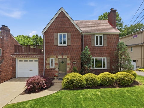 Photo of 506 Parkview Dr, Pittsburgh, PA 15243 (MLS # 1758084)