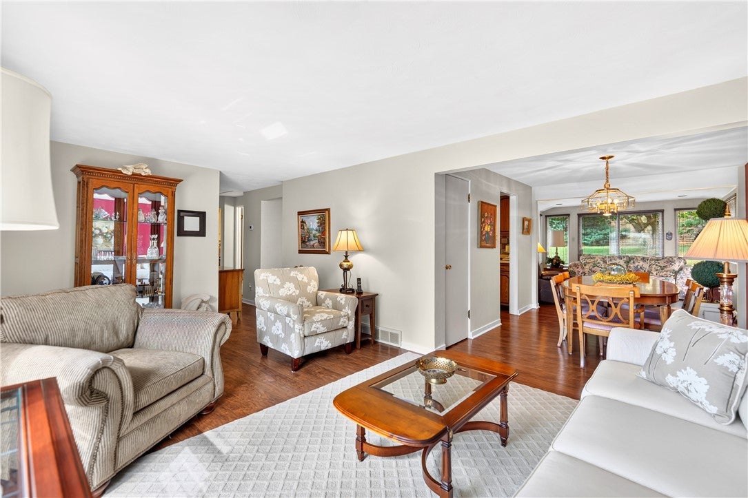 5032 Azalea Dr