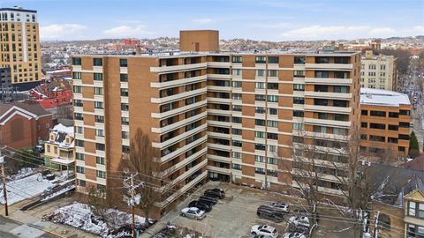 Photo of 220 N Dithridge St #1004, Pittsburgh, PA 15213 (MLS # 1744442)