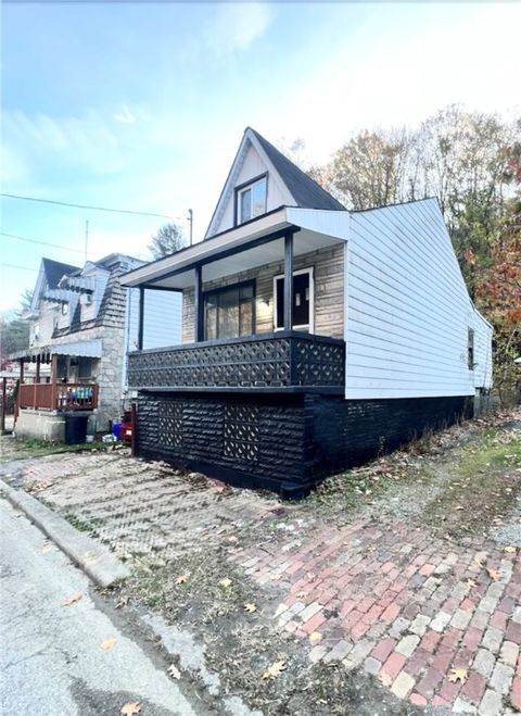 Photo of 3326 Spring Garden Rd, Pittsburgh, PA 15212 (MLS # 1735177)