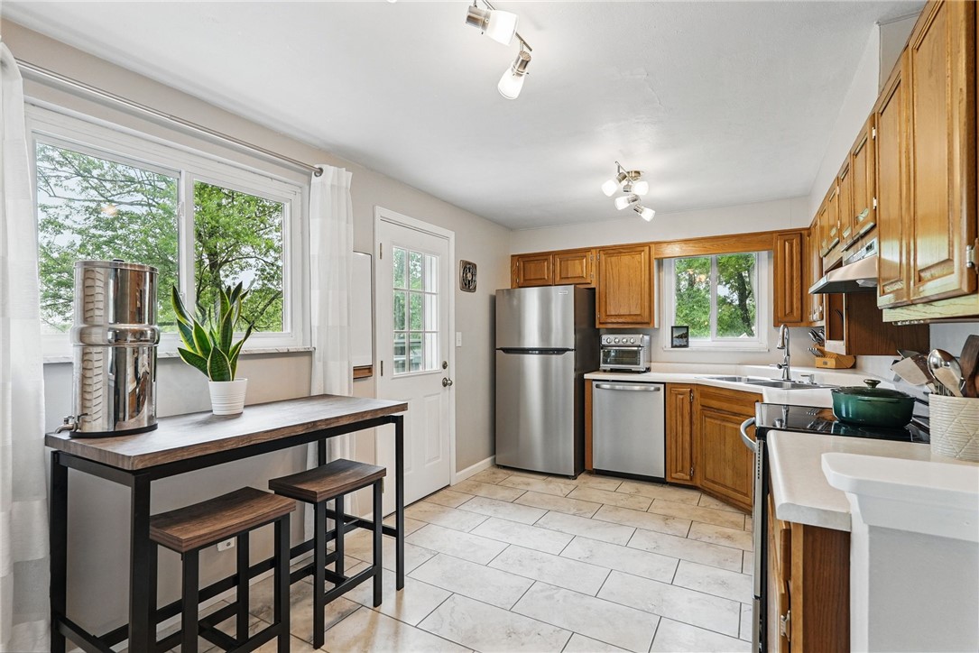 244 Burch Dr Dr, Coraopolis, Pennsylvania image 11
