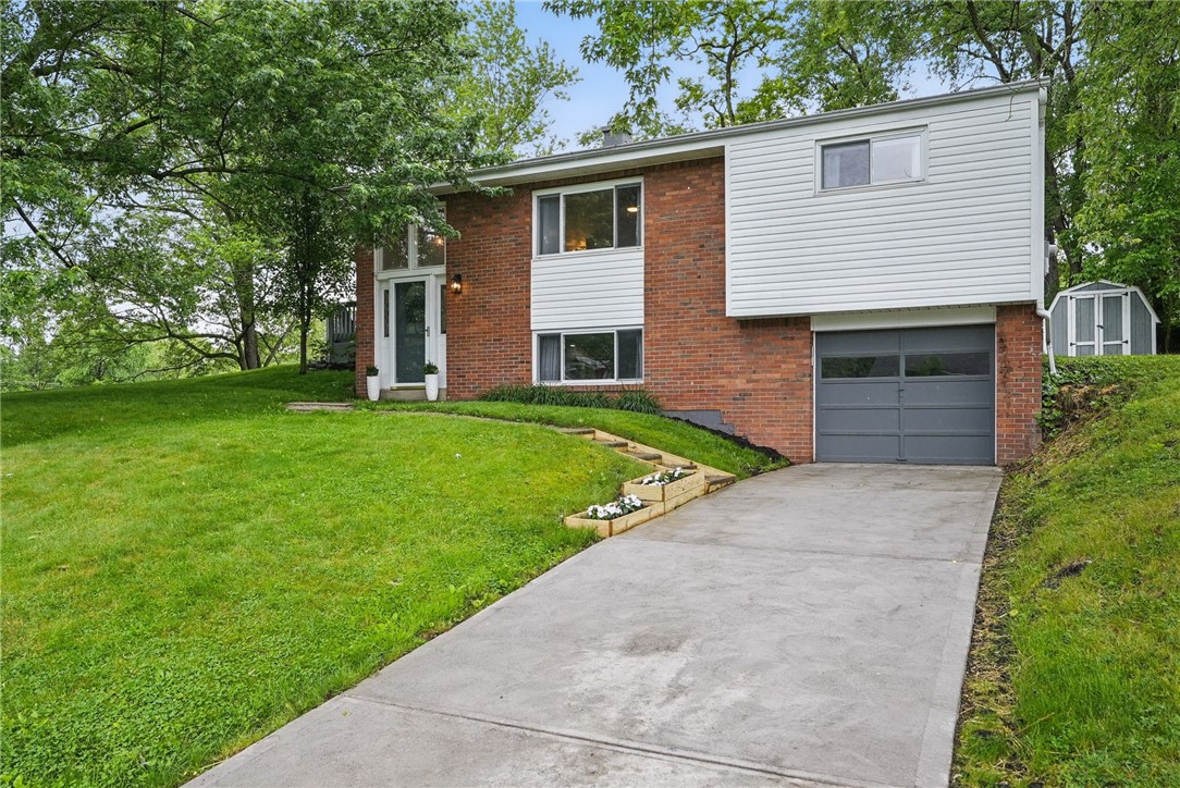 244 Burch Dr Dr, Coraopolis, Pennsylvania image 1