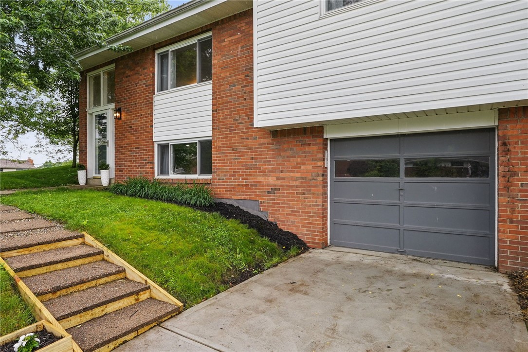 244 Burch Dr Dr, Coraopolis, Pennsylvania image 3
