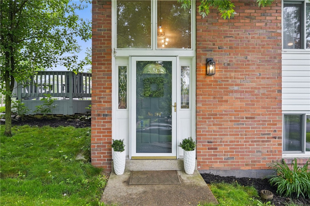 244 Burch Dr Dr, Coraopolis, Pennsylvania image 4