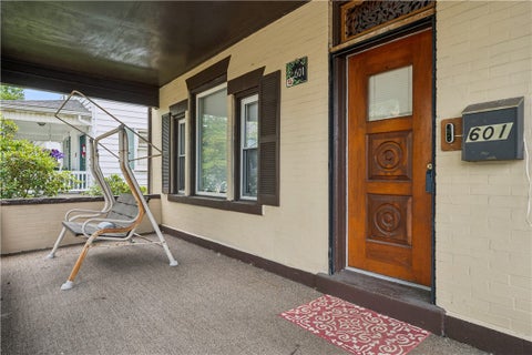 Photo of 601 Walnut St, Latrobe, PA 15650 (MLS # 1759186)