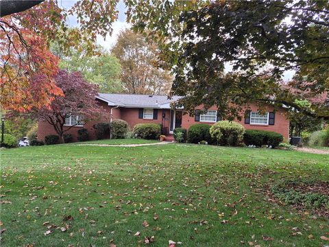 Homes For Sale - 3816 Hilltop Dr Dr<br/> Richland, PA 15044