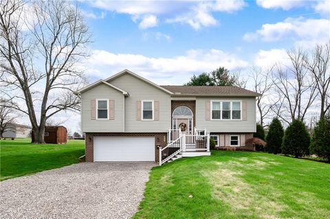Photo of 309 Garden Ave, Butler, PA 16001 (MLS # 1748566)