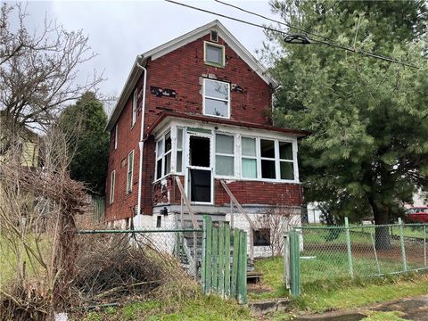 Homes For Sale - 802 Wallis Ave Ave<br/> Farrell, PA 16121