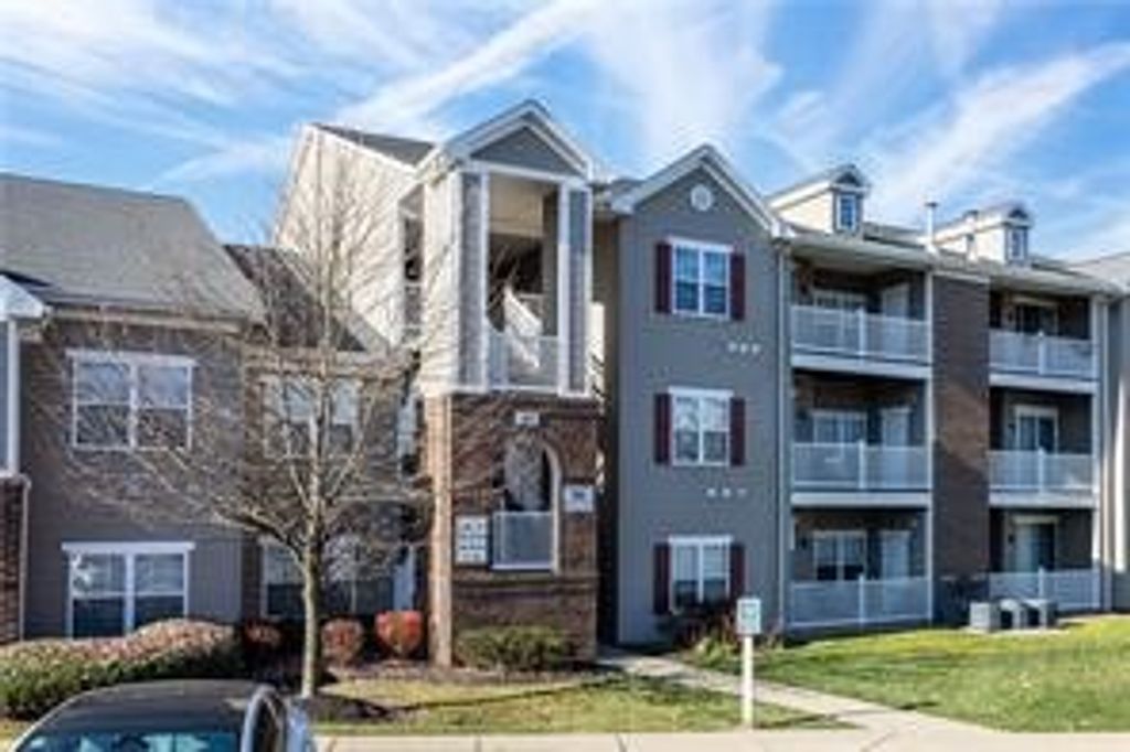 Photo of 409 Stockton Rdg Rdg, Cranberry Twp, PA 16066 (MLS # 1733375)