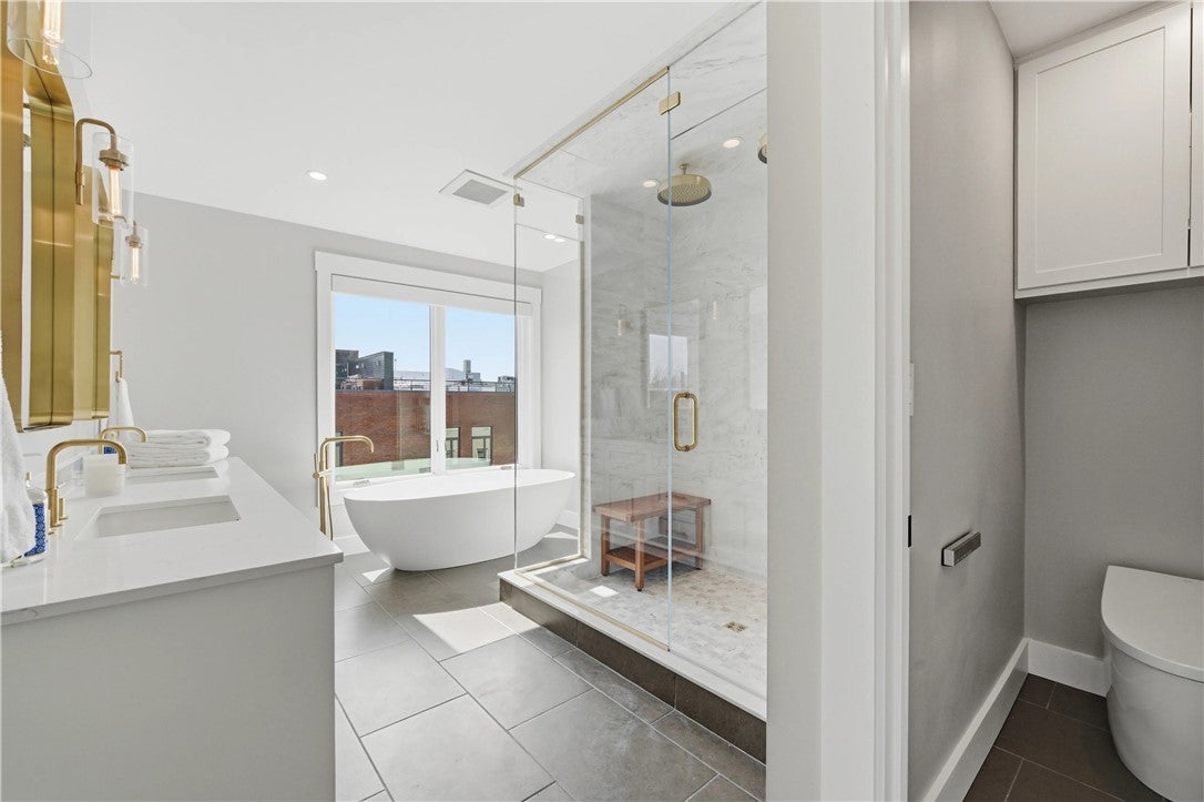 443 Walnut Street