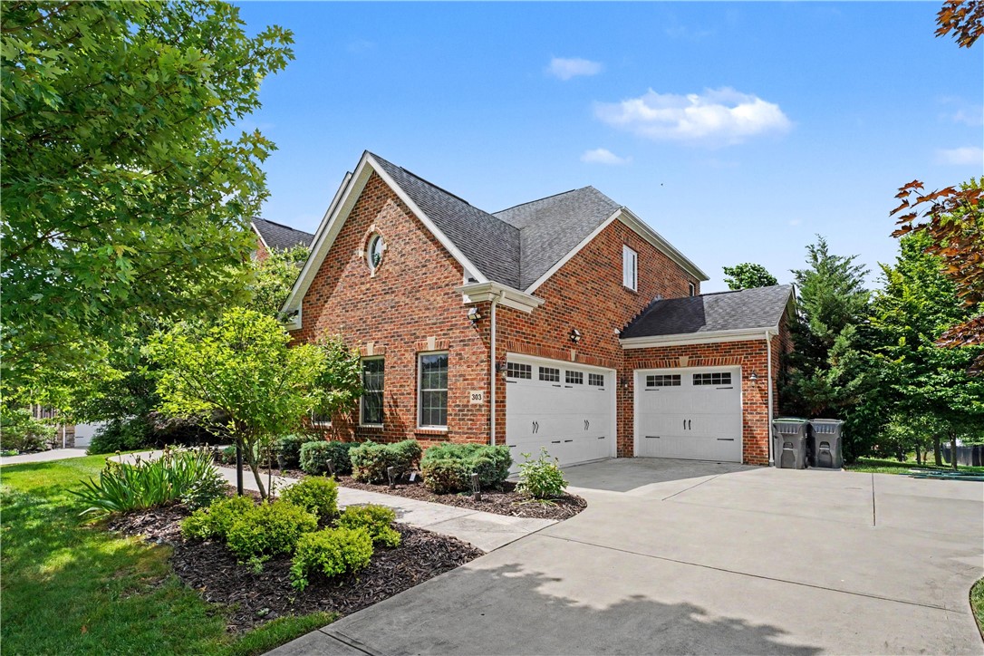303 Connemara Ct