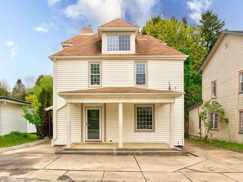 Photo of 1660 Mercer Rd, Ellwood City, PA 16117 (MLS # 1752512)