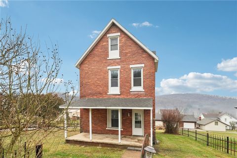 Photo of 752 Lincoln St, Bolivar, PA 15923 (MLS # 1736568)