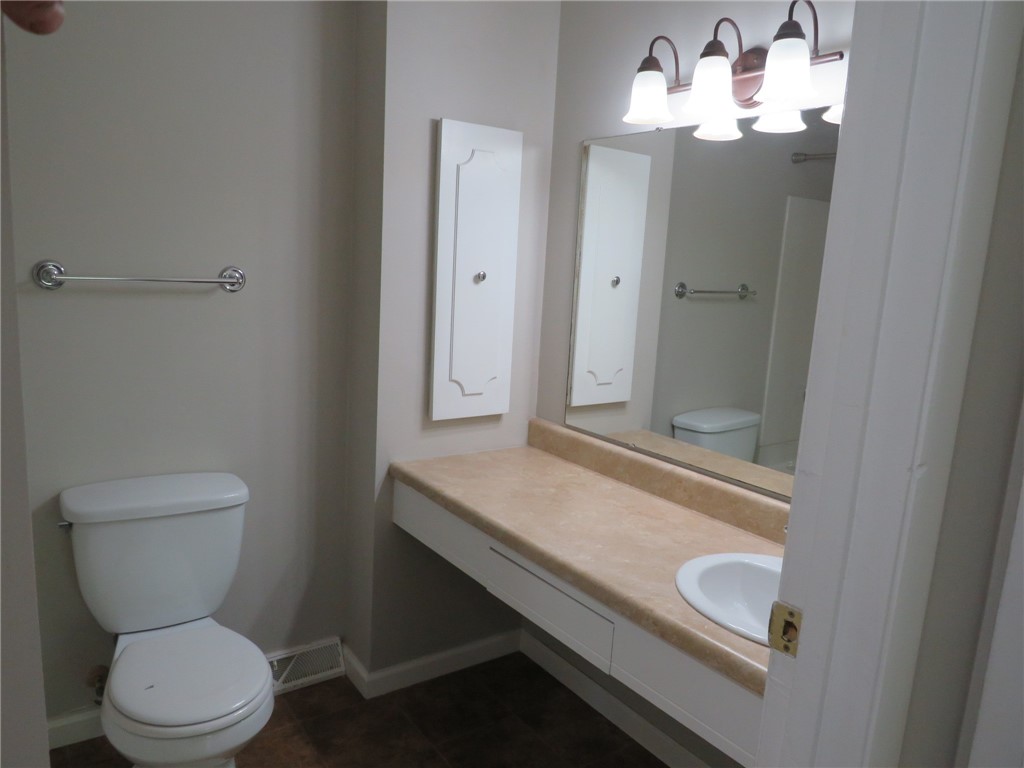 579 Clifton Rd, Bethel Park, Pennsylvania image 14
