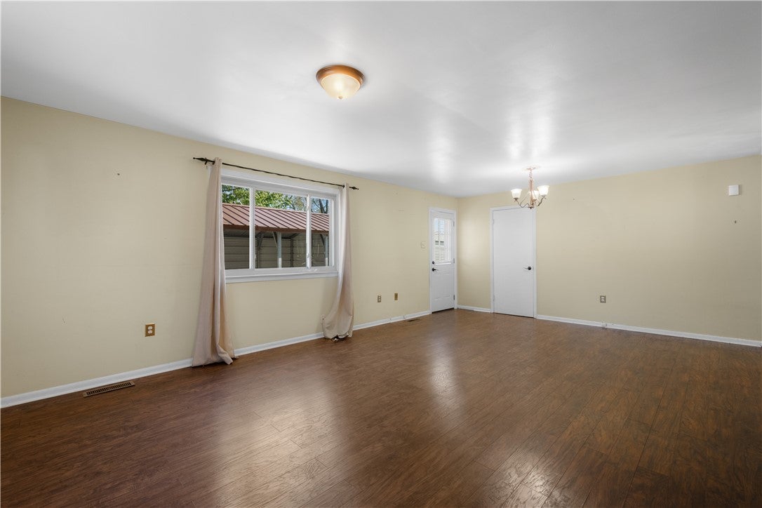 7 Meadow View Place