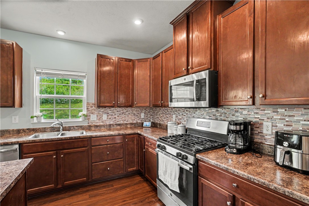 370 Greene Dr