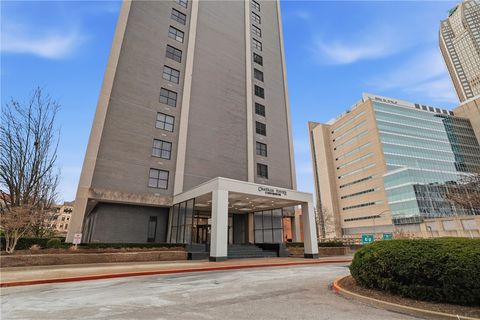 Photo of 112 Washington Pl #8K, Pittsburgh, PA 15219 (MLS # 1738195)