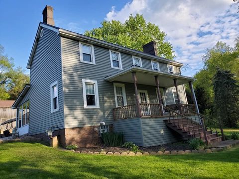 Photo of 828 Parker Rd, Burgettstown, PA 15021 (MLS # 1740098)