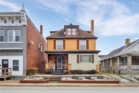 Photo of 733 N Warren Ave, Apollo, PA 15613 (MLS # 1737356)