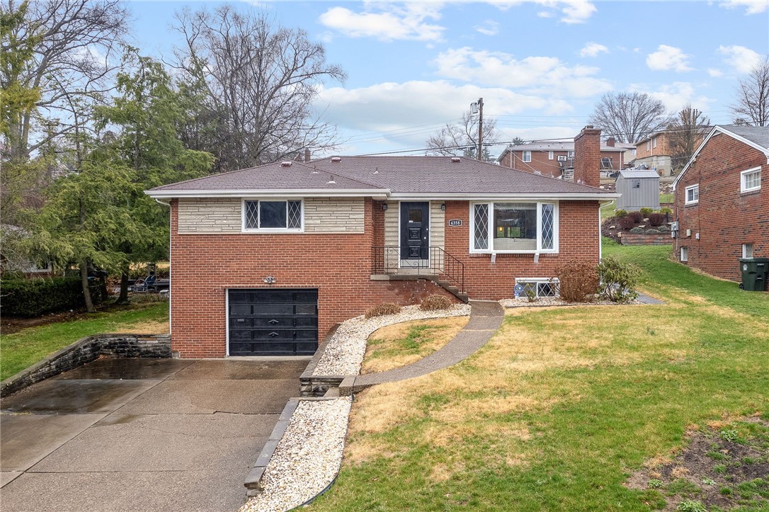 4358 E Barlind Dr Dr, Whitehall, Pennsylvania image 1
