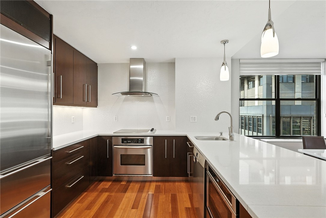 112 Washington Pl 11EF