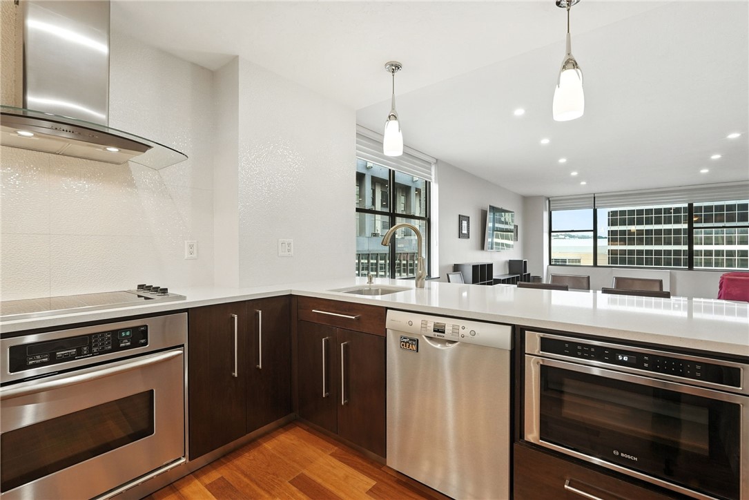 112 Washington Pl 11EF
