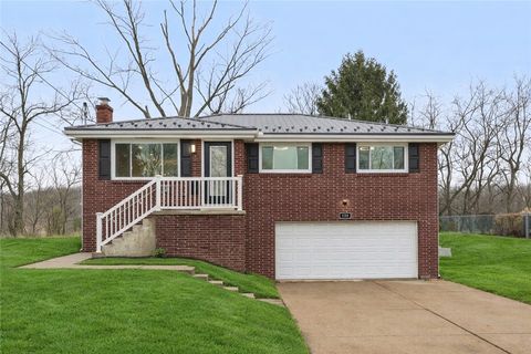 Photo of 129 Burke Dr, Monroeville, PA 15146 (MLS # 1736229)