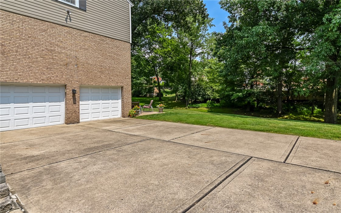 Shaler, Pennsylvania 15101, United States, 4 Bedrooms Bedrooms, ,3 BathroomsBathrooms,Residential,Active,170109