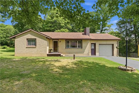 Photo of 2339 Downing Ln, Hermitage, PA 16148 (MLS # 1763517)