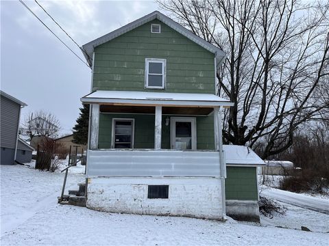 Photo of 539 5th St, Colver, PA 15927 (MLS # 1738022)