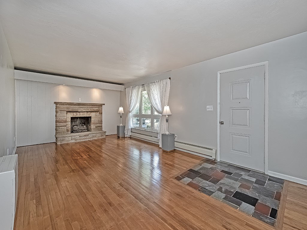 107 Longvue Dr
