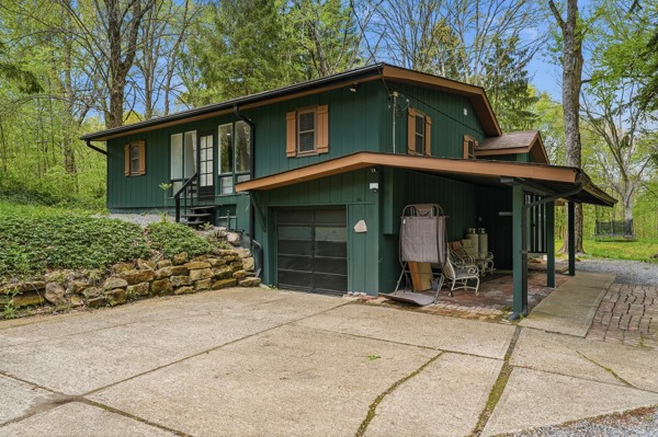 2589 Beechwood