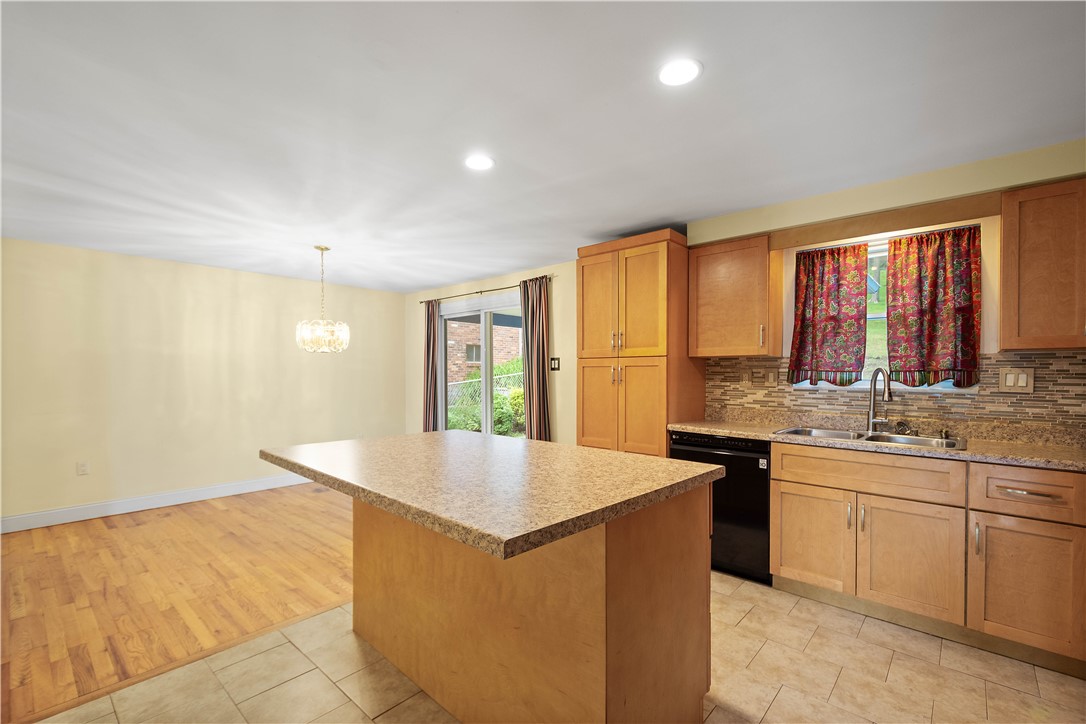 1064 Glen Oak Dr Dr, Bethel Park, Pennsylvania image 14