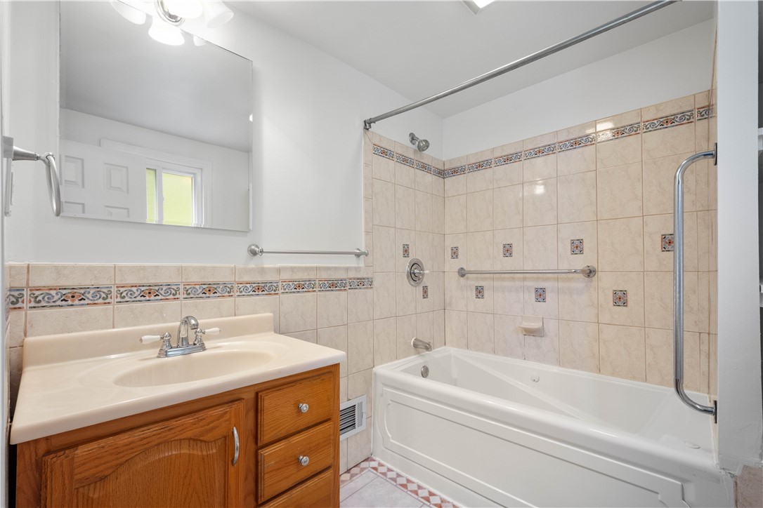 1064 Glen Oak Dr Dr, Bethel Park, Pennsylvania image 21