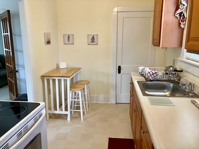 Westmont Hilltop School District, Pennsylvania 15905, United States, 2 Bedrooms Bedrooms, ,1 BathroomBathrooms,Residential,Pending,7744