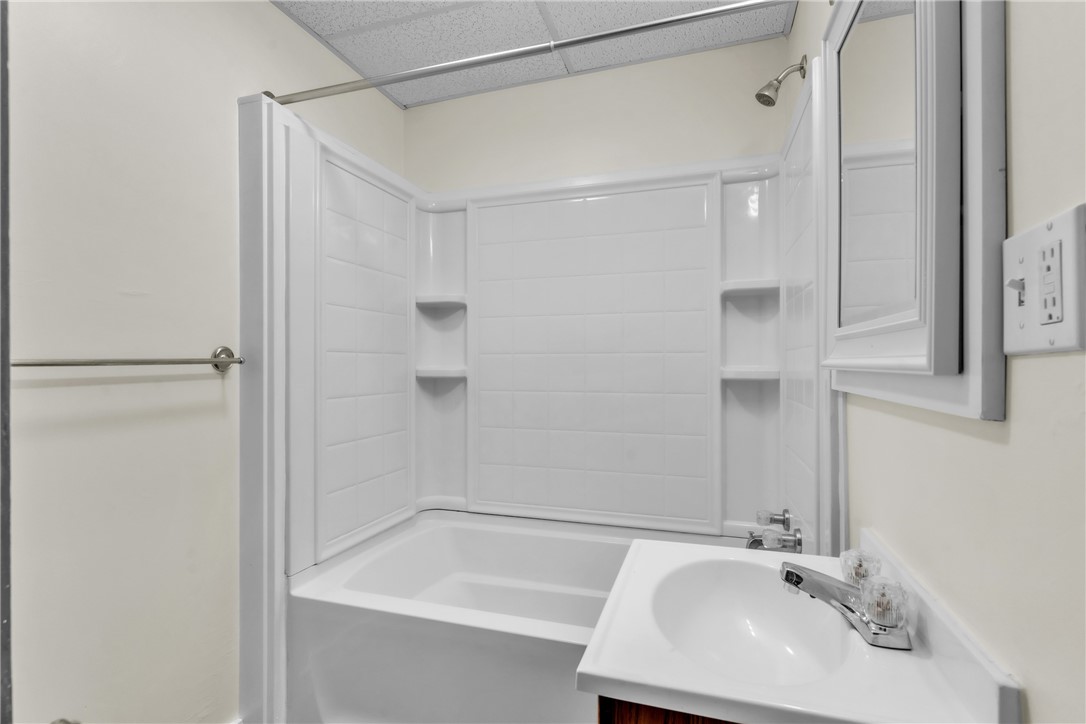 Evans City Boro, Pennsylvania 16033, United States, 2 Bedrooms Bedrooms, ,1 BathroomBathrooms,Residential,Active,16700